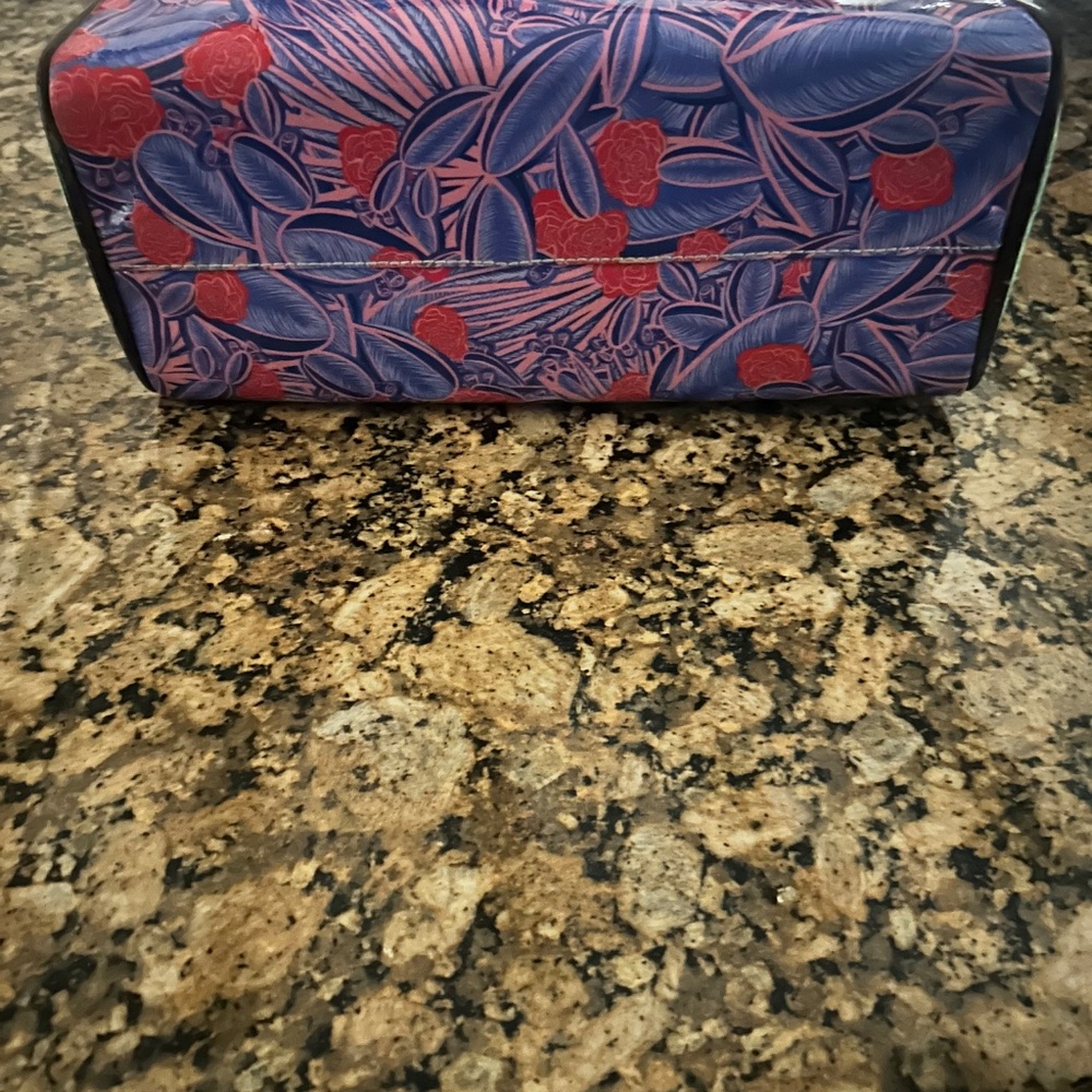 Handbag - Picture 2 of 4